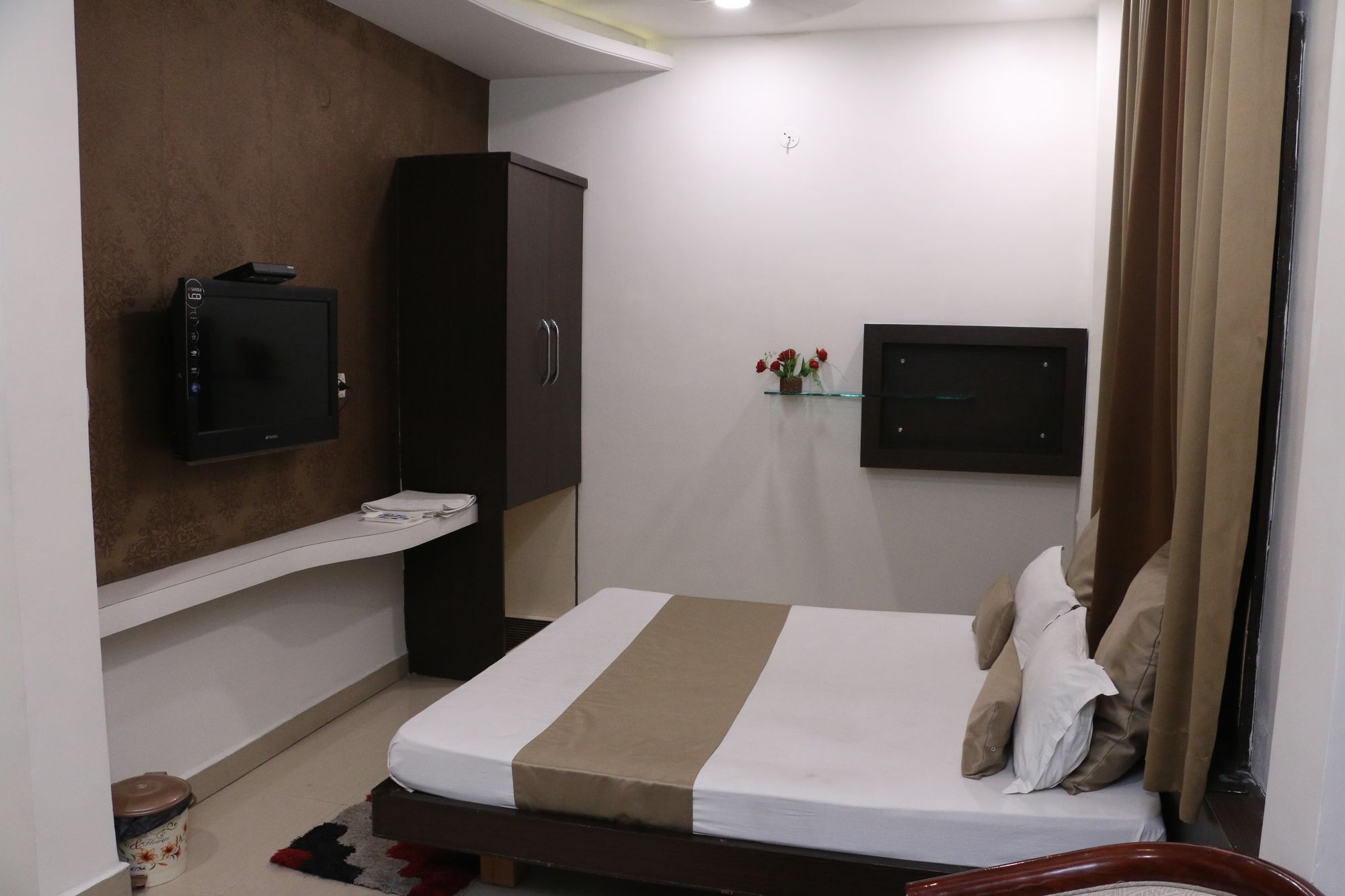 Hotel Shalimar Deluxe Bhopal Extérieur photo